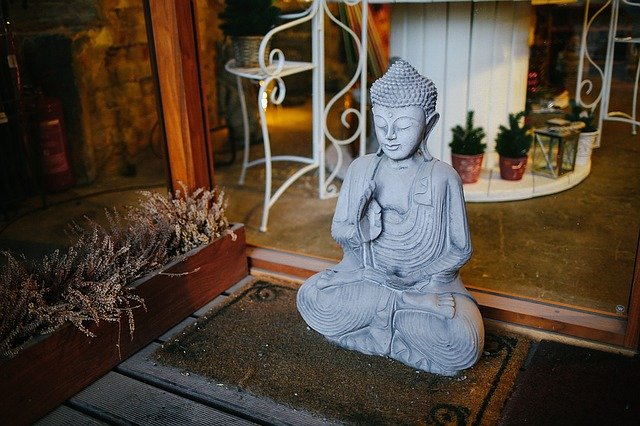 Quels accessoires déco bouddhistes mettre dans son salon ?
