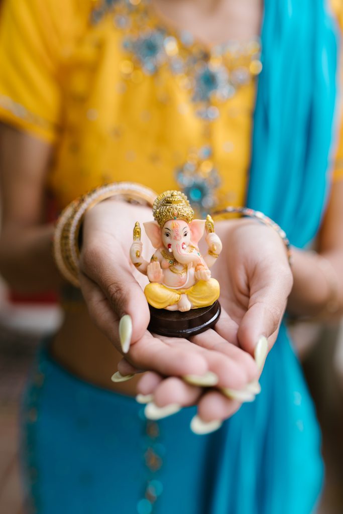 Quel cadeau inspiré de Ganesh offrir à une personne pratiquant le bouddhisme ?