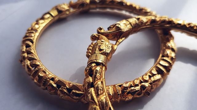 Colliers impériaux&nbsp;: des bijoux intemporels et élégants pour toutes les occasions